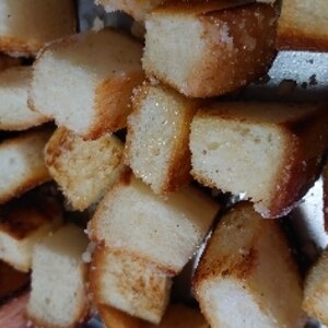余った食パンをフライパンで焼くだけ 食パンラスク レシピ 作り方 By Tomocafe 楽天レシピ 余った食パンをフライパンで焼くだけ 食パンラスク レシピ 作り方 By Tomocafe 楽天レシピ